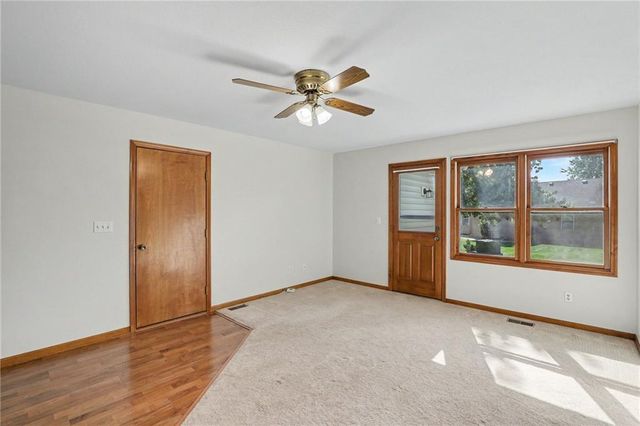 616 SW Hoke Lane, Lee's Summit, MO 64081