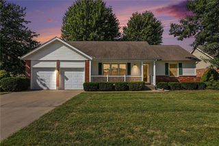 616 SW Hoke Lane, Lee's Summit, MO 64081