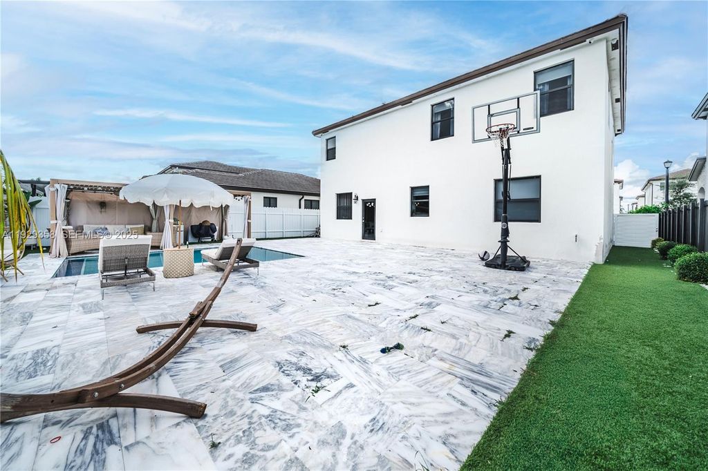 Image 4 of property listing at 22719 SW 131st Ave, Miami, FL 33170