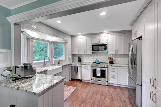 22 Larkspur Drive, West Islip, NY 11795