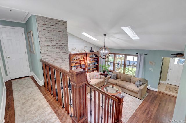 22 Larkspur Drive, West Islip, NY 11795