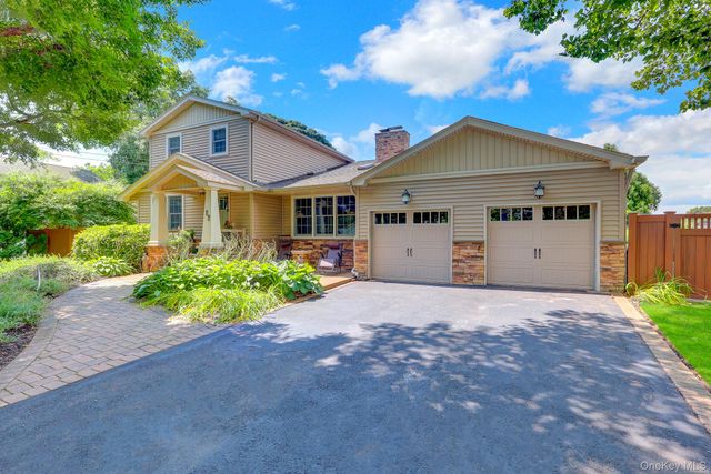 22 Larkspur Drive, West Islip, NY 11795