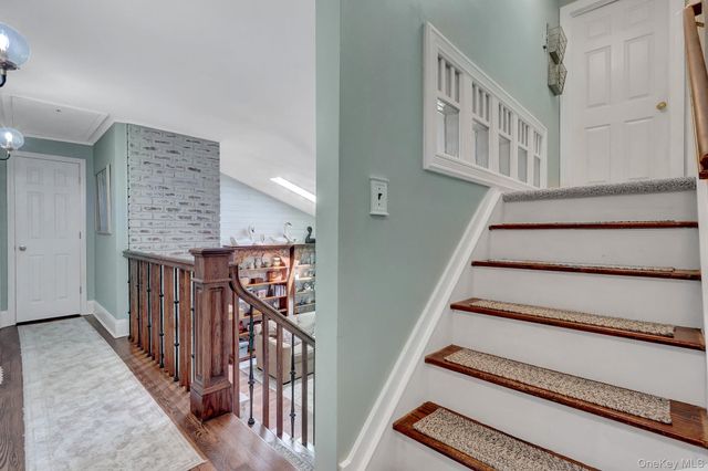 22 Larkspur Drive, West Islip, NY 11795
