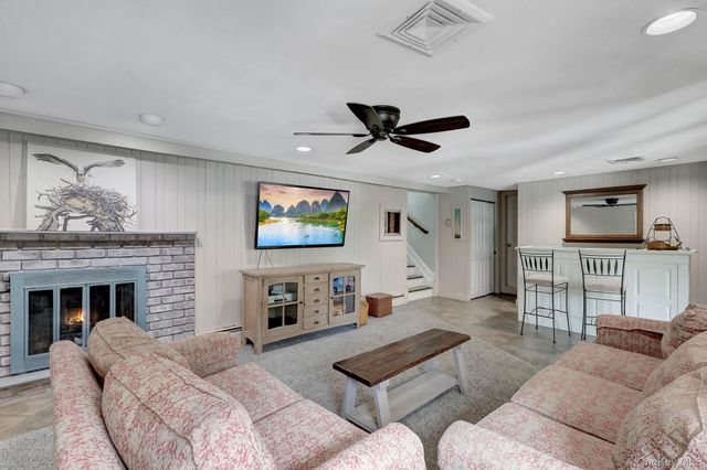 22 Larkspur Drive, West Islip, NY 11795