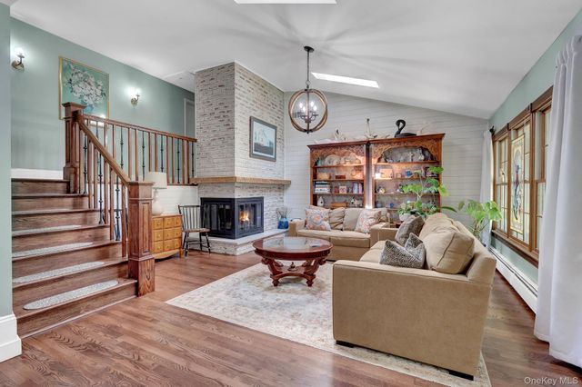 22 Larkspur Drive, West Islip, NY 11795