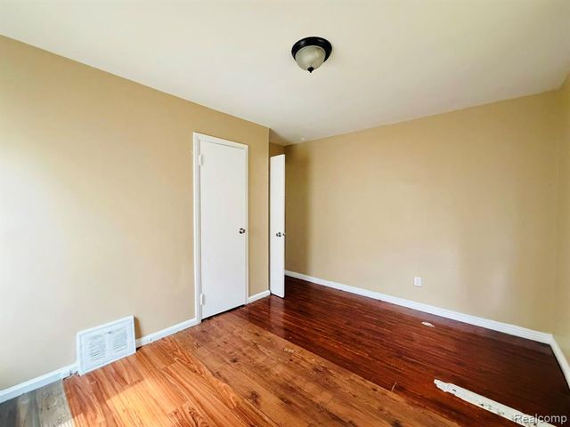 8653 Braile Street, Detroit, MI 48228
