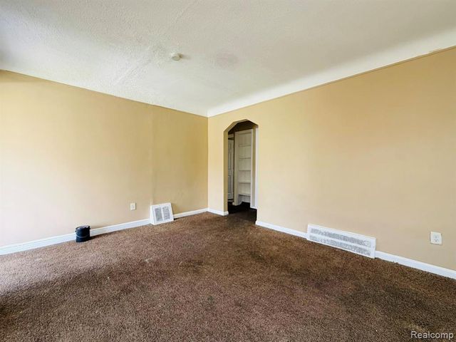 8653 Braile Street, Detroit, MI 48228