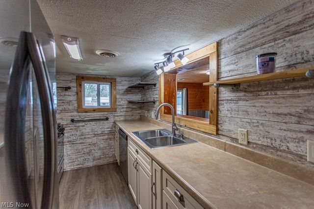 4841 Damon Avenue NW, Warren, OH 44483