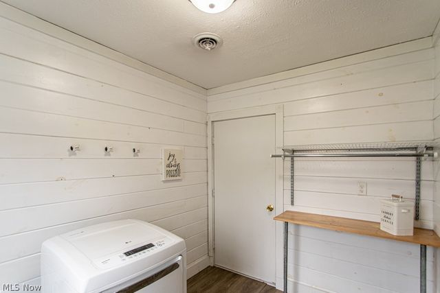 4841 Damon Avenue NW, Warren, OH 44483