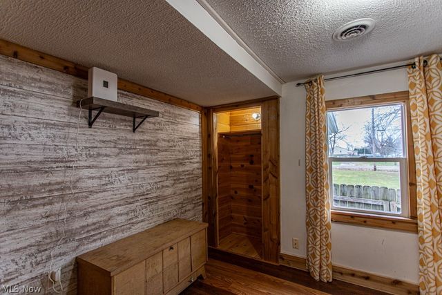 4841 Damon Avenue NW, Warren, OH 44483