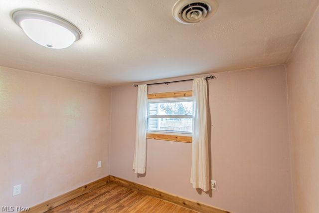 4841 Damon Avenue NW, Warren, OH 44483