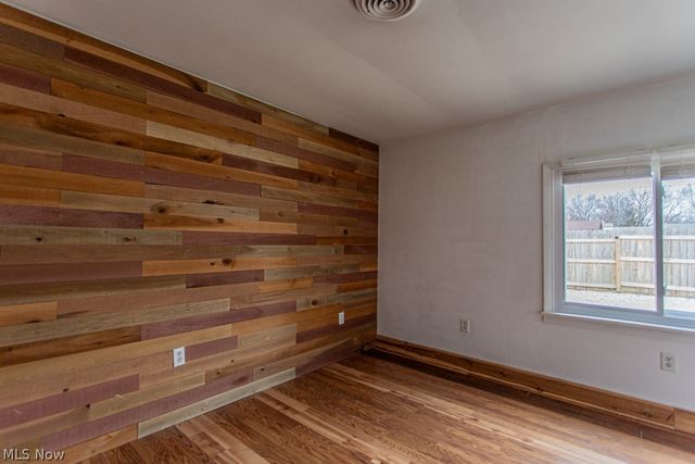 4841 Damon Avenue NW, Warren, OH 44483