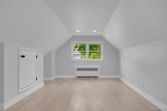 16 1st Street, Glenwood Landing, NY 11547