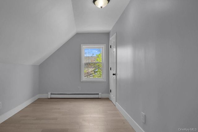 16 1st Street, Glenwood Landing, NY 11547