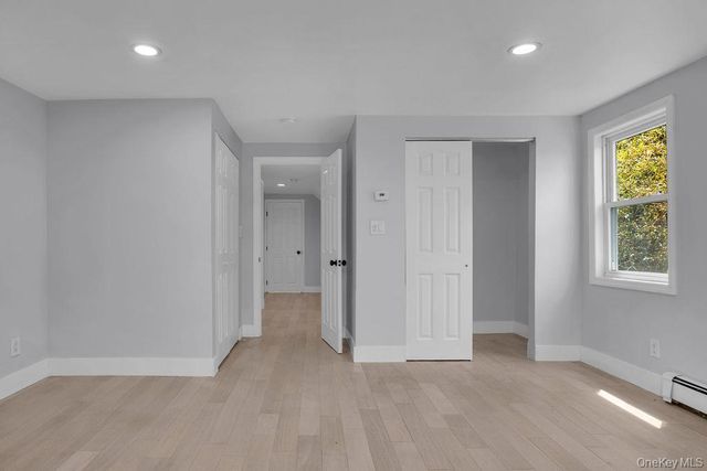 16 1st Street, Glenwood Landing, NY 11547