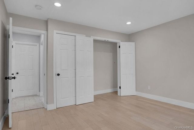 16 1st Street, Glenwood Landing, NY 11547