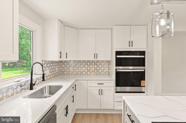 15310 BLUERIDGE VIEW DR, Centreville, VA 20120