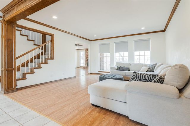 2300 Foxwood Circle, Edmond, OK 73034