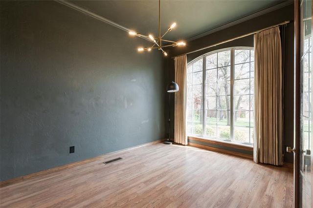 2300 Foxwood Circle, Edmond, OK 73034