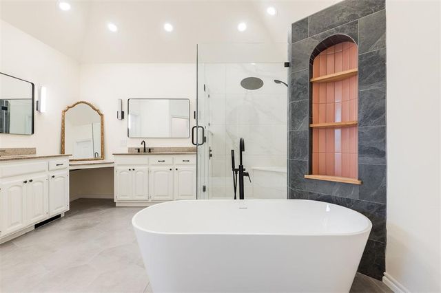 2300 Foxwood Circle, Edmond, OK 73034