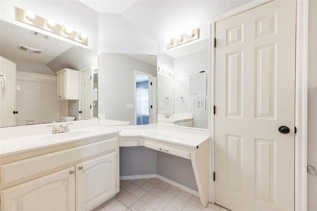 2300 Foxwood Circle, Edmond, OK 73034