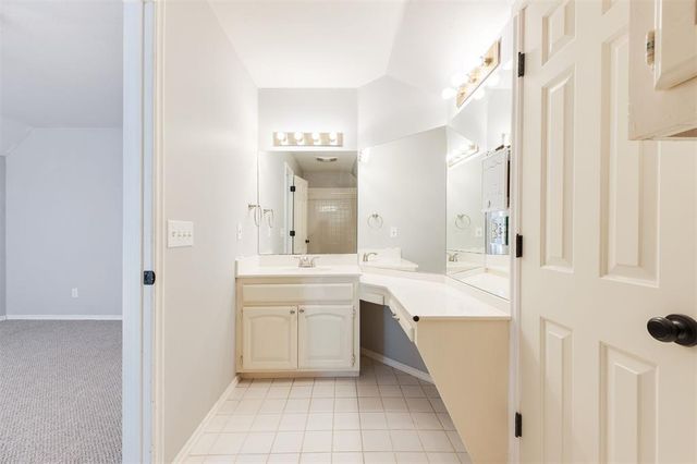 2300 Foxwood Circle, Edmond, OK 73034