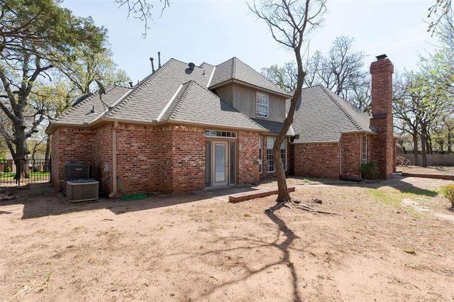 2300 Foxwood Circle, Edmond, OK 73034