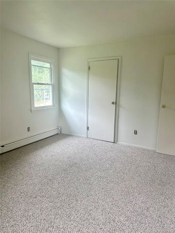 28 Warner Lane, Ronkonkoma, NY 11779