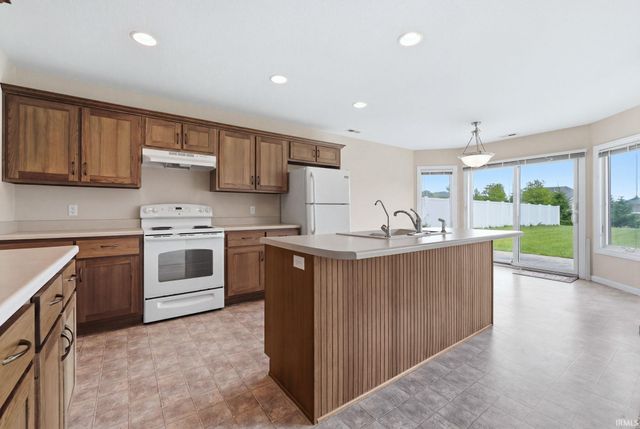 524 Union Station Drive, Fort Wayne, IN 46814