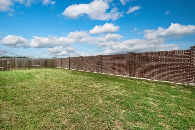 909 Emerson Drive, Anna, TX 75409