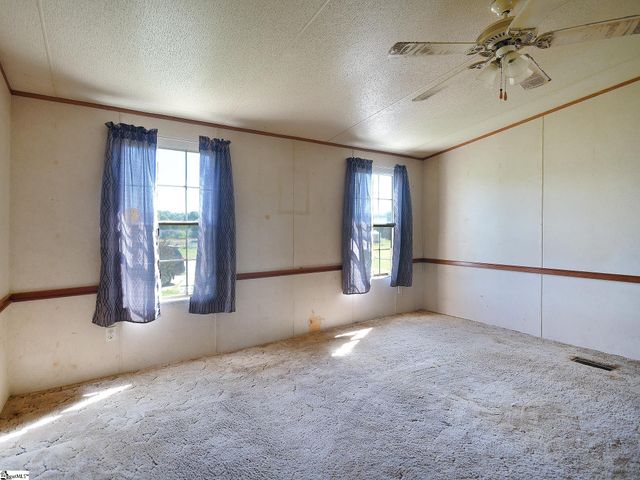 1390 1st Avenue, Starr, SC 29684