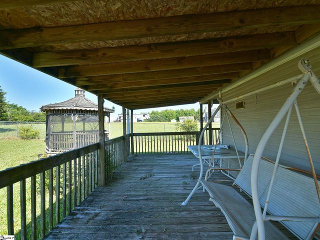 1390 1st Avenue, Starr, SC 29684