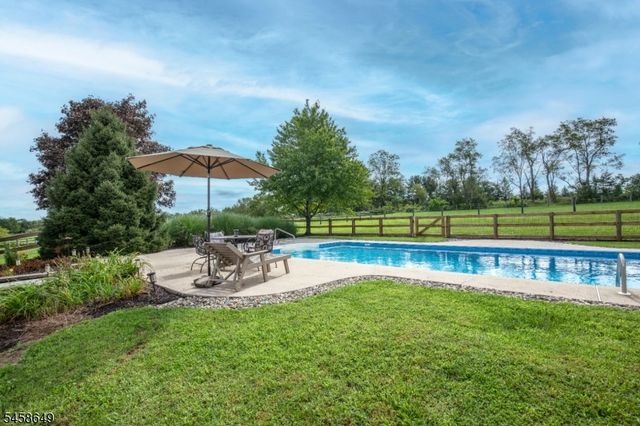 71 Rainbow Hill Rd, East Amwell Twp., NJ 08822