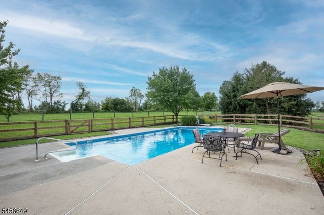 71 Rainbow Hill Rd, East Amwell Twp., NJ 08822