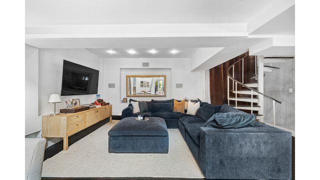 372 5TH Avenue PH10A, New York City, NY 10018