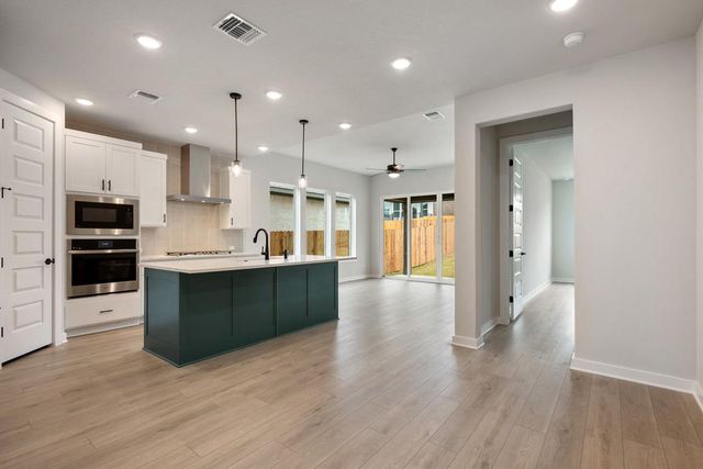 162 Grayson Elm Pass, Dripping Springs, TX 78620