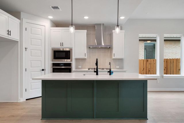 162 Grayson Elm Pass, Dripping Springs, TX 78620