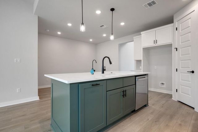 162 Grayson Elm Pass, Dripping Springs, TX 78620