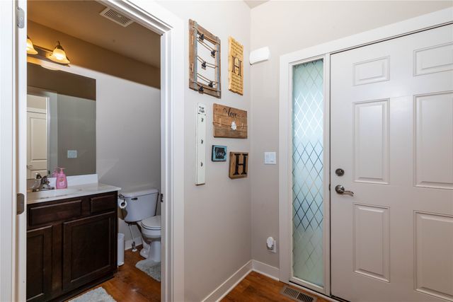 14327 Aurora Avenue, Urbandale, IA 50323