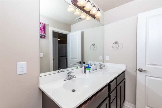 14327 Aurora Avenue, Urbandale, IA 50323