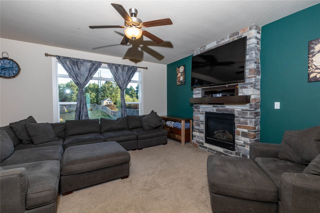 14327 Aurora Avenue, Urbandale, IA 50323