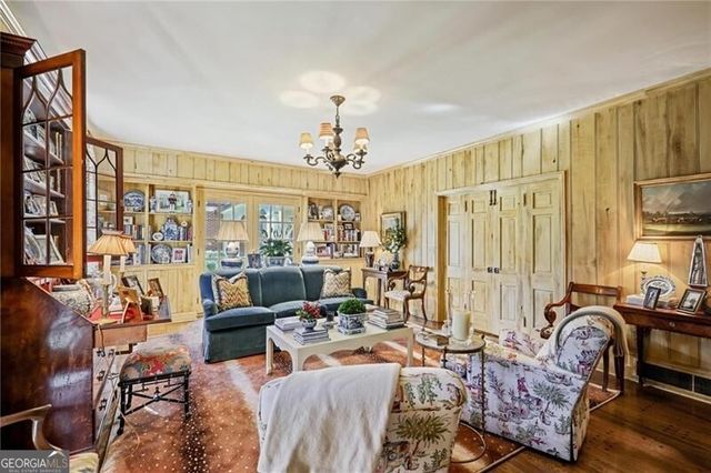 288 Peachtree Battle Avenue NW, Atlanta, GA 30305