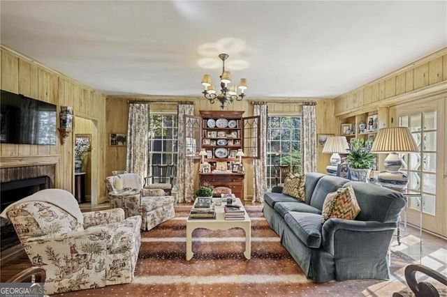 288 Peachtree Battle Avenue NW, Atlanta, GA 30305