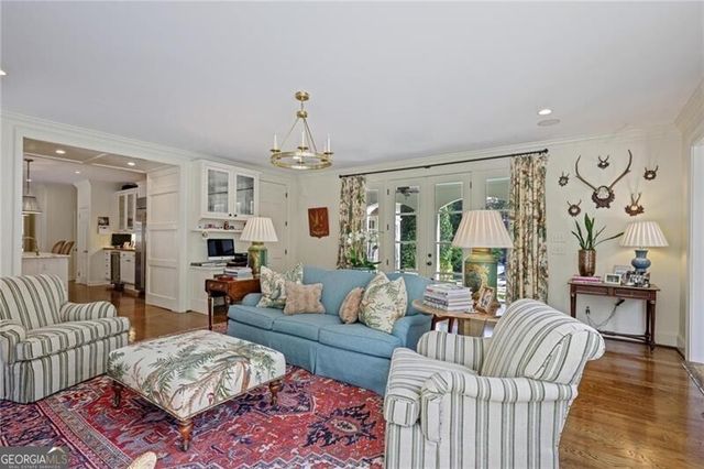 288 Peachtree Battle Avenue NW, Atlanta, GA 30305