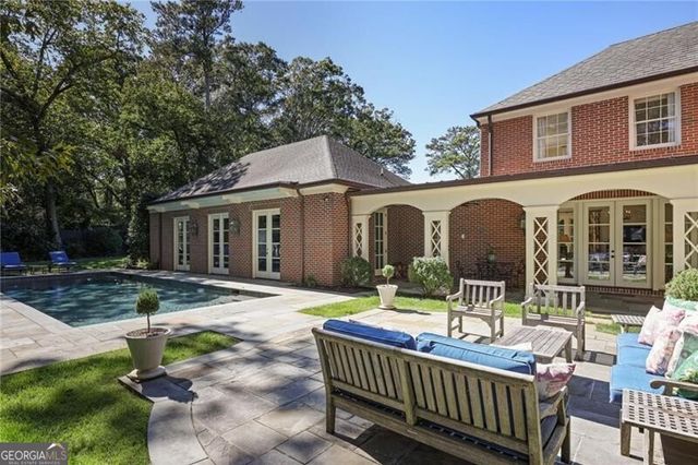 288 Peachtree Battle Avenue NW, Atlanta, GA 30305