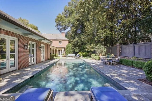 288 Peachtree Battle Avenue NW, Atlanta, GA 30305