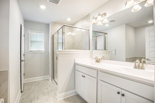 4401 East Bayou Maison Circle, Dickinson, TX 77539