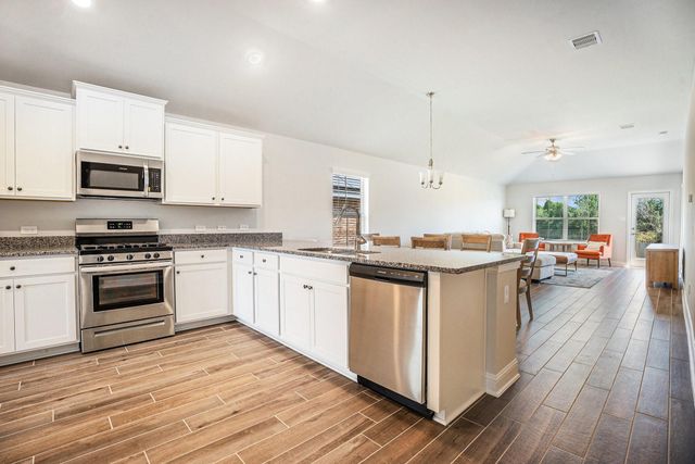 4401 East Bayou Maison Circle, Dickinson, TX 77539