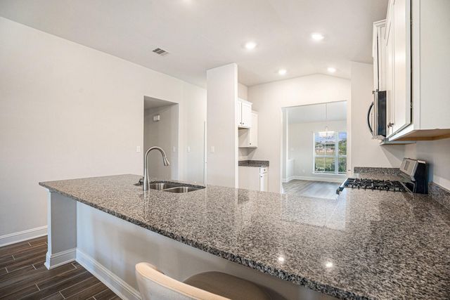 4401 East Bayou Maison Circle, Dickinson, TX 77539