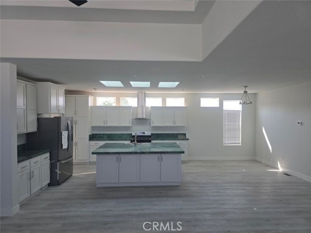 21500 Lassen 45, Chatsworth (los Angeles), CA 91311